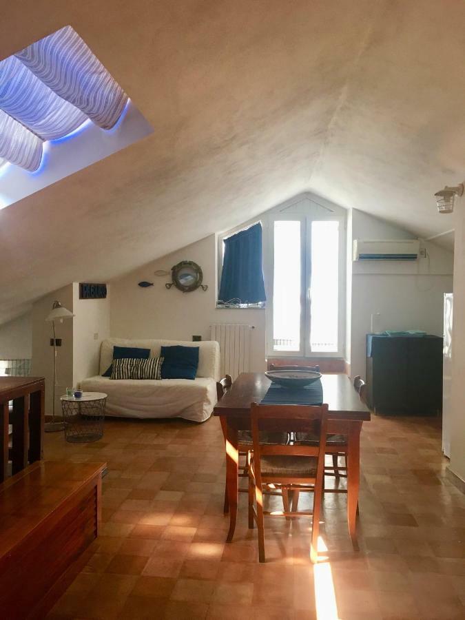 הוילה פאלינורו L'Antica Torre Del Porto מראה חיצוני תמונה